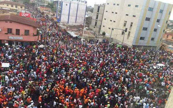 Togo, Le Peuple Debout malgré la répression : Nouvelles Manifestations Populaires contre le régime Criminel de Faure Gnassingbé les 7, 8 et 9 novembre !