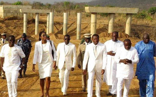 Togo : Il viendra un temps où Faure Gnassingbé inaugurera des WC publics avec les prêts de l’UEMOA, du FMI, et  de la Banque Mondiale…!