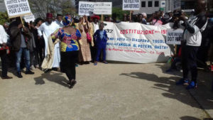 Belgique, Bruxelles : Manif de la diaspora togolaise devant le siège de la Commission de l&rsquo;UE.