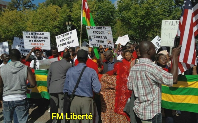 Devant la maison Blanche, la diaspora togolaise expose les dérives du pouvoir de Lomé
