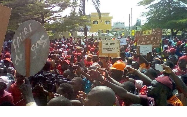 Les Togolais du Bénin manifestent contre le régime Faure Gnassingbé