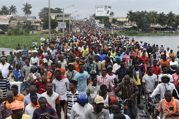 Togo: l’opposition ne cède pas, le gouvernement annule une conférence internationale