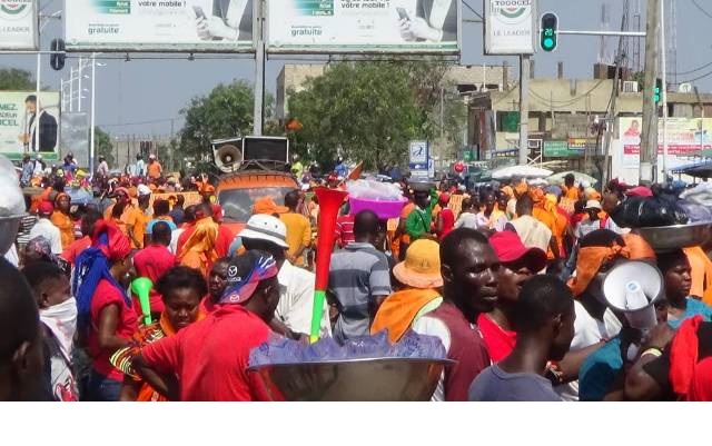 Des milliers de Togolais bravent encore le soleil ce vendredi