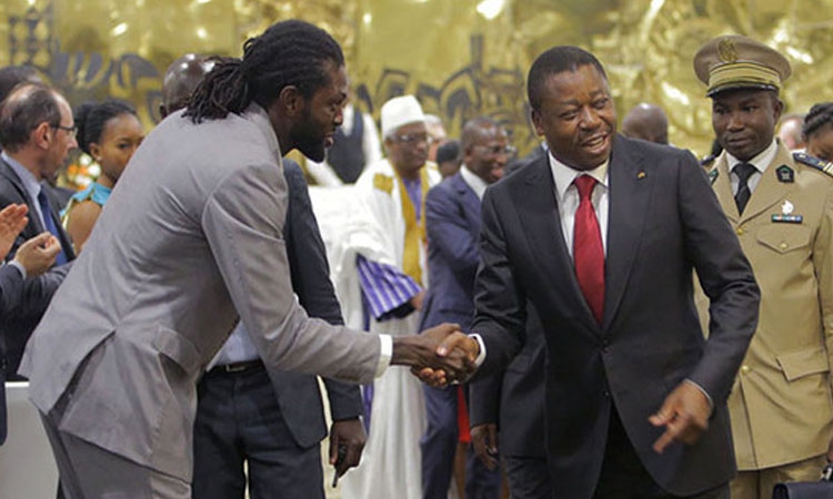 Togo : Emmanuel Adebayor prend fait et cause pour Faure Gnassingbé 	  		  	 	  	 		  	 		  		Featured