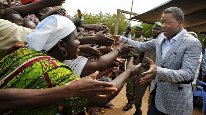 Togo: Faure Gnassingbé en opération de charme auprès des populations