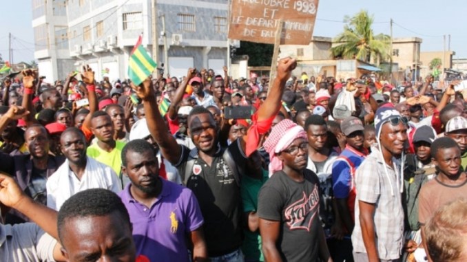 Togo : la tension monte à Sokodé, rassemblement calme à Lomé