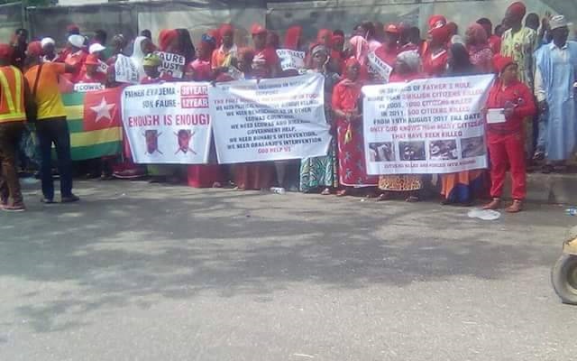 Sommet de la CEDEAO : Des Togolais manifestent à Abuja