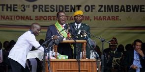 Emmerson Mnangagwa organisera ses élections ‘dans 4 à 5 mois’