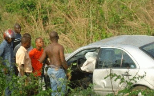 Accident de circulation sur la route de Kpalimé : Ivre, un chauffeur et sa voiture finissent leur course dans un ravin