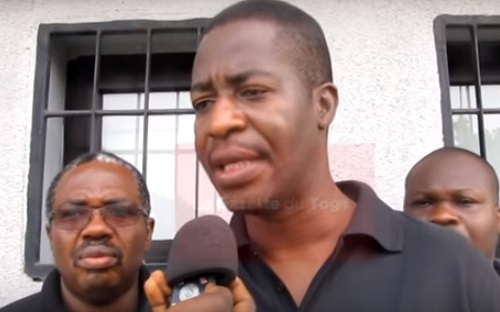 VIDEO/ David DOSSEH dépose au nom du FCTD un document au responsable de la CEDEAO à Lomé