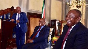 Afrique du Sud: Jacob Zuma tout sourire à son cocktail d’adieu