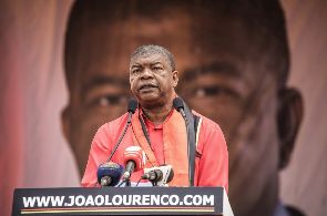 Angola : João Lourenço donne six mois aux fraudeurs pour rapatrier leur argent
