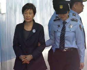 Corée du Sud: trente ans de réclusion requis contre l’ex-présidente