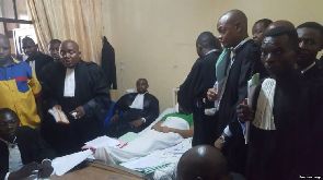 Un membre d’opposition jugé depuis sa chambre d’hôpital en RDC