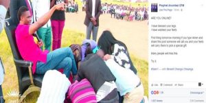 Zambie: un 'prophète' nigérian fait lécher ses chaussures à ses fidèles [Photos]