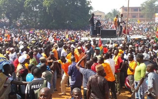 Togo, les Marches : La Pomme de Discorde ?