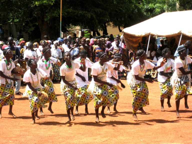 FESNAD 2018: 400 000 francs et des trophées remis aux groupes de danses folkloriques