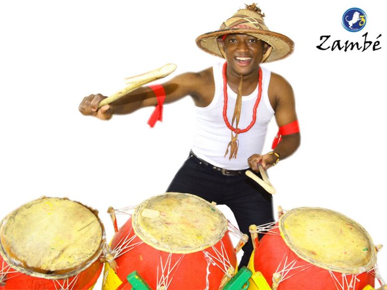 « Sens-toi chez toi », un nouvel album du togolais Zambé qui fusionne les styles musicaux