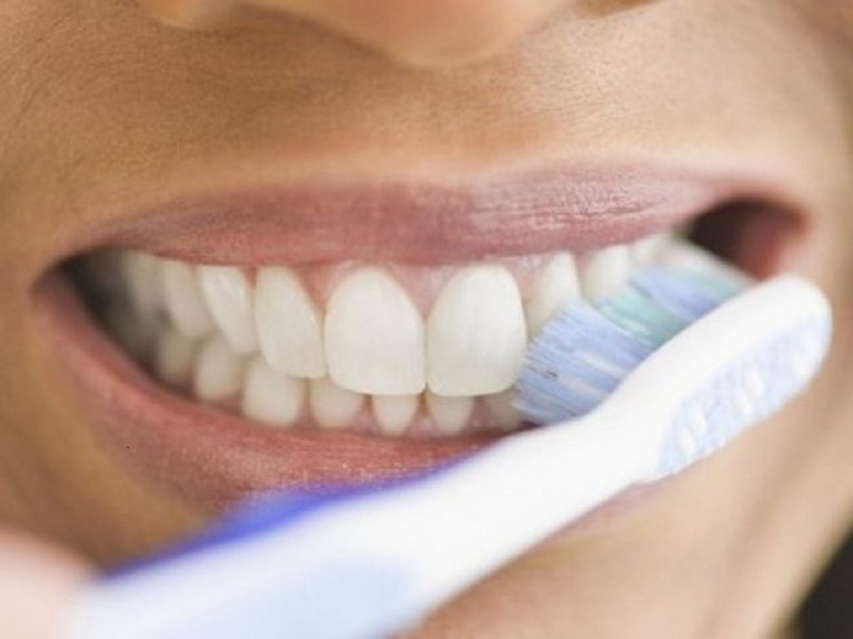 Brossage des dents : Des étapes « négligées » très importantes pour la santé buccale