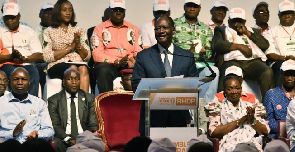 Alassane Ouattara lance un nouveau ‘parti unifié’ au rabais