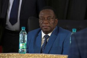 Zimbabwe: Mnangagwa hanté par les fantômes des massacres de l’ère Mugabe