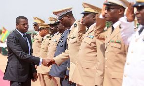 Togo: 40 officiers et militaires désertent l’armée [Lettre du Continent]