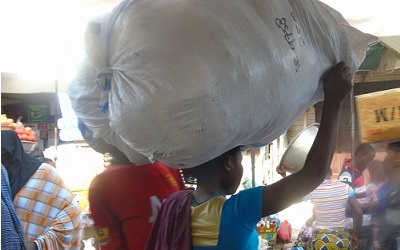 Grand marché de Lomé : A la rencontre de ces portefaix sans abris