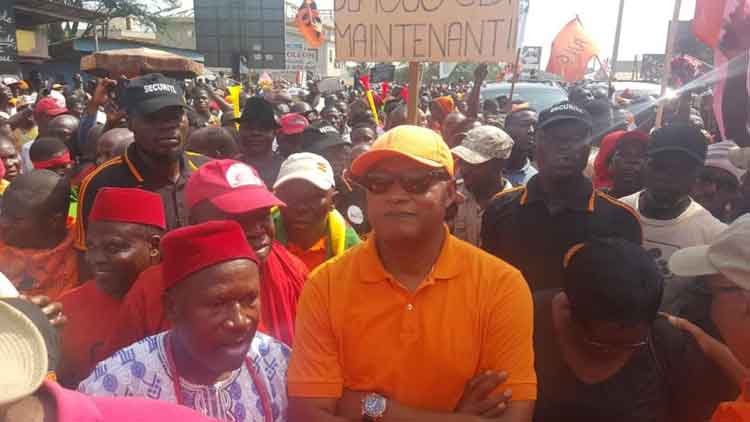 Deuxième jour de manifestations au Togo, une marée humaine dans les rues de Lomé ce samedi                                                                             1 décembre 2018