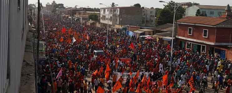 Deuxième jour de manifestations au Togo, une marée humaine dans les rues de Lomé ce samedi                                                                             1 décembre 2018