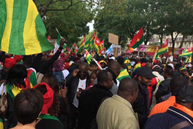 Togo / France : Deux Agitateurs Infiltrés Provoquent la Répression Policière de la Manif Pacifique de la Diaspora Togolaise devant l’ambassade du Togo à Paris