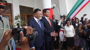 Madagascar: le pouvoir remis au nouveau président, Andry Rajoelina