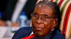 Zimbabwe: une valise contenant 150.000 dollars dérobée à l’ex-président Mugabe