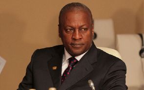 Ghana: l’ancien président John Mahama veut reconquérir le pouvoir