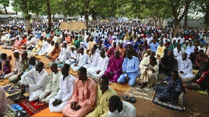 Mali: pour avoir milité pour le Premier Ministre, un imam se retrouve seul en plein sermon