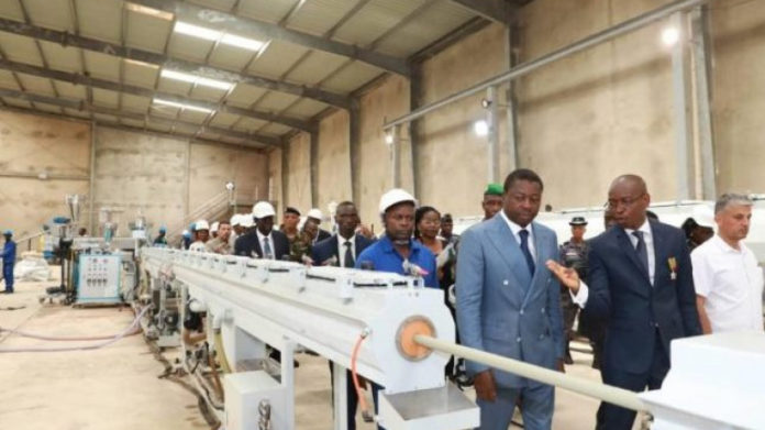 Le Chef de l’Etat inaugure une usine de production de matériels plastiques d'une valeur de 15 milliards FCFA à Tsévié