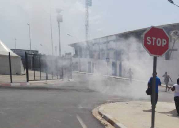 Un sit-in contre Claude Le Roy dispersé à coup de gaz lacrymogène par la Police à Lomé                                                                             6 avril 2019