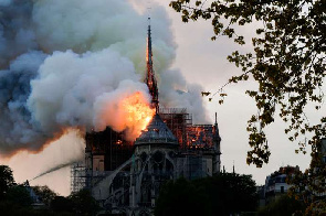 Paris: la cathédrale Notre-Dame ravagée par les flammes