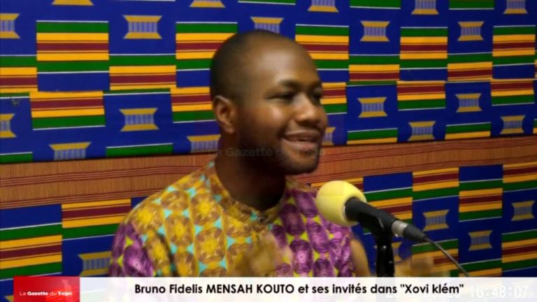 Bruno Fidelis MENSAH KOUTO et ses invités dans l’émission « Xovi klém » pour le décryptage