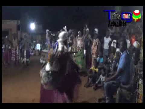 Cérémonie de TOHOUIO: La dans des 47 divinités de l’Afrique avec leurs démonstrations
