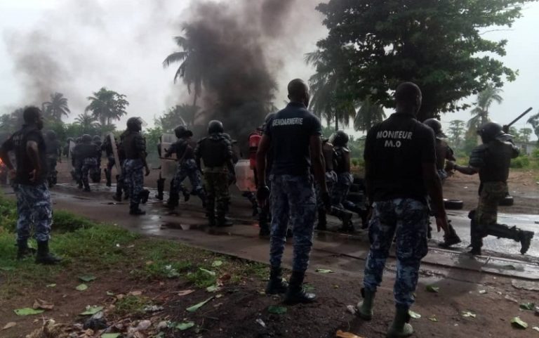 Commandement au maintien de l’ordre : Des officiers élèves gendarmes démontrent leur savoir-faire au centre d’instruction de Gendarmerie à Baguida