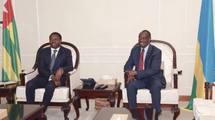 Le Président Faure Gnassingbé avec Richard Sezibera, ministre des Affaires étrangères du Rwanda.