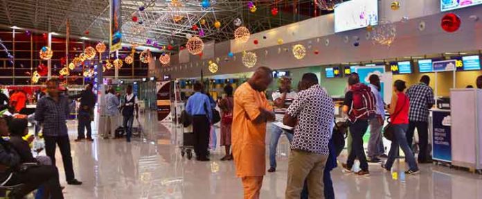 Aéroport international de Lomé : Le racket exaspère les passagers                                                                            6 juillet 2019