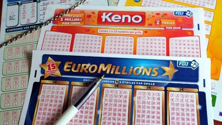 Euromillions : elle ramasse un ticket gagnant par terre et touche 12 millions d’euros