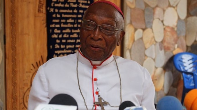 Togo: Mgr Kpodzro adulé par la C14