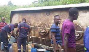 Nigeria: dix morts lors du pillage d’un camion-citerne accidenté