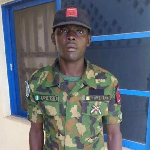 Nigeria: un soldat retourne un colis bourré d’argent liquide