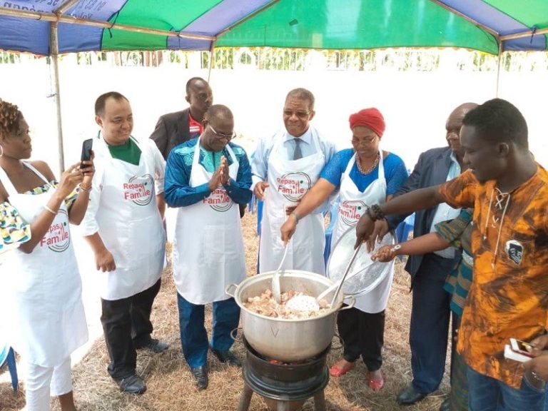 Togo : Hälsa international marque d’un cachet spécial la journée de repas en famille