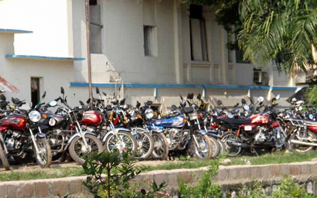 La police togolaise restitue des motos saisies aux propriétaires