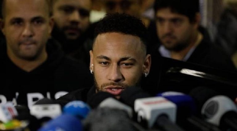 PSG : “je ne suis pas quelqu’un de bavard. Je suis un mec très réservé”, les confessions de Neymar
