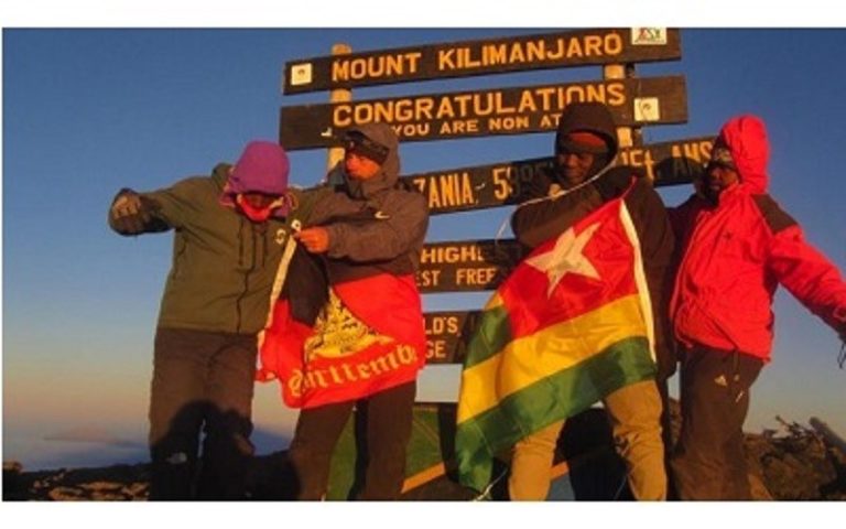 Un Togolais réussit à gravir le plus haut sommet de l’Afrique, Kilimandjaro